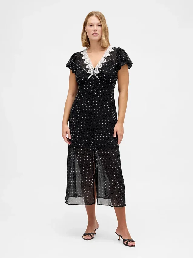 Robe longue à col en V bordée de dentelle