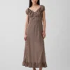 Robe longue à col en V et ourlet à volants