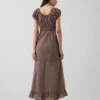 Robe longue à col en V et ourlet à volants