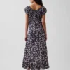 Robe longue à col en V et ourlet à volants