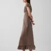 Robe longue à col en V et ourlet à volants