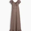 Robe longue à col en V et ourlet à volants