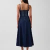 Robe longue en denim à coutures corsetées