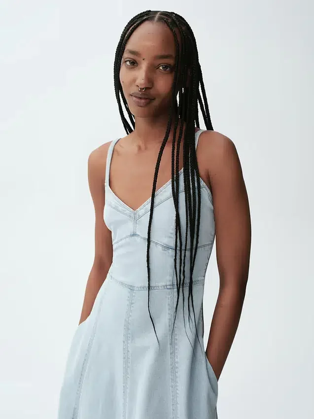 Robe longue en denim à coutures corsetées