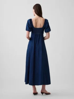 Robe longue en denim à manches bouffantes et fermeture à boutons sur le devant