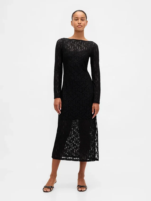 Robe longue en dentelle à manches cloche