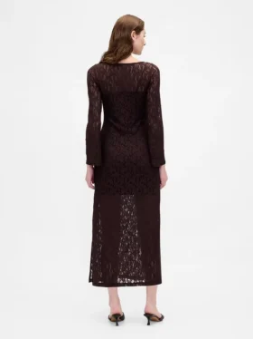 Robe longue en dentelle à manches cloche