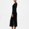 Robe longue en dentelle à manches cloche