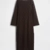 Robe longue en dentelle à manches cloche