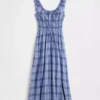 Robe longue en voile à carreaux avec taille smockée