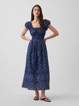 Robe longue en voile à taille smockée