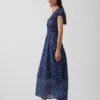 Robe longue en voile à taille smockée