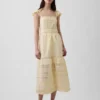 Robe longue en voile à volants en dentelle
