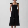 Robe longue en voile à volants en dentelle