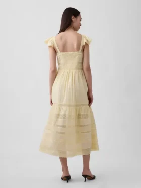 Robe longue en voile à volants en dentelle