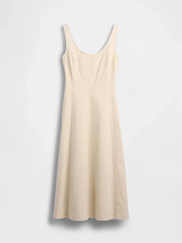 Robe longue à encolure dégagée
