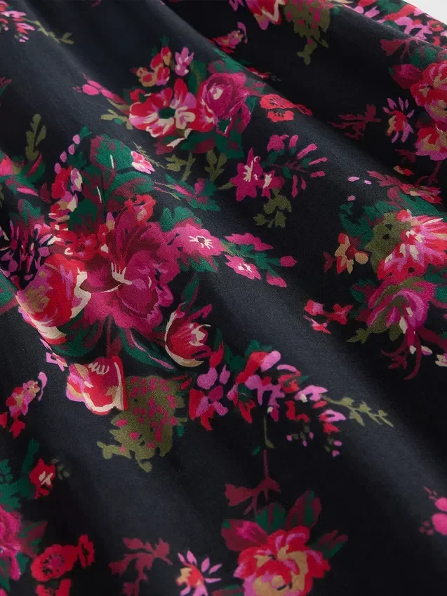 Robe longue à encolure en V et volants