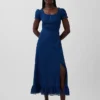 Robe longue à manches bouffantes brodées