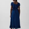 Robe longue à manches bouffantes brodées