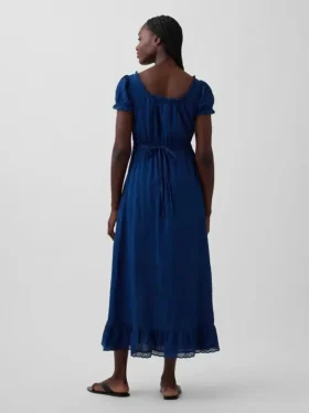 Robe longue à manches bouffantes brodées
