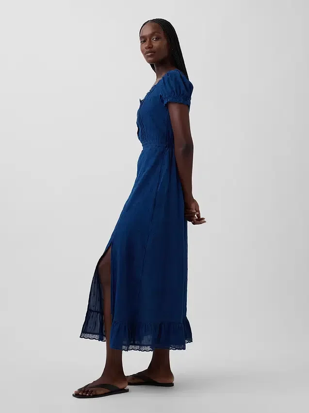 Robe longue à manches bouffantes brodées