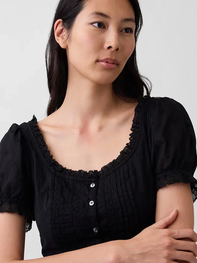 Robe longue à manches bouffantes brodées