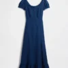 Robe longue à manches bouffantes brodées