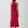 Robe longue moderne à bretelles avec soutien-gorge intégré