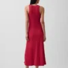 Robe longue moderne à bretelles avec soutien-gorge intégré