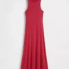 Robe longue moderne à bretelles avec soutien-gorge intégré