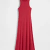 Robe longue moderne à bretelles avec soutien-gorge intégré