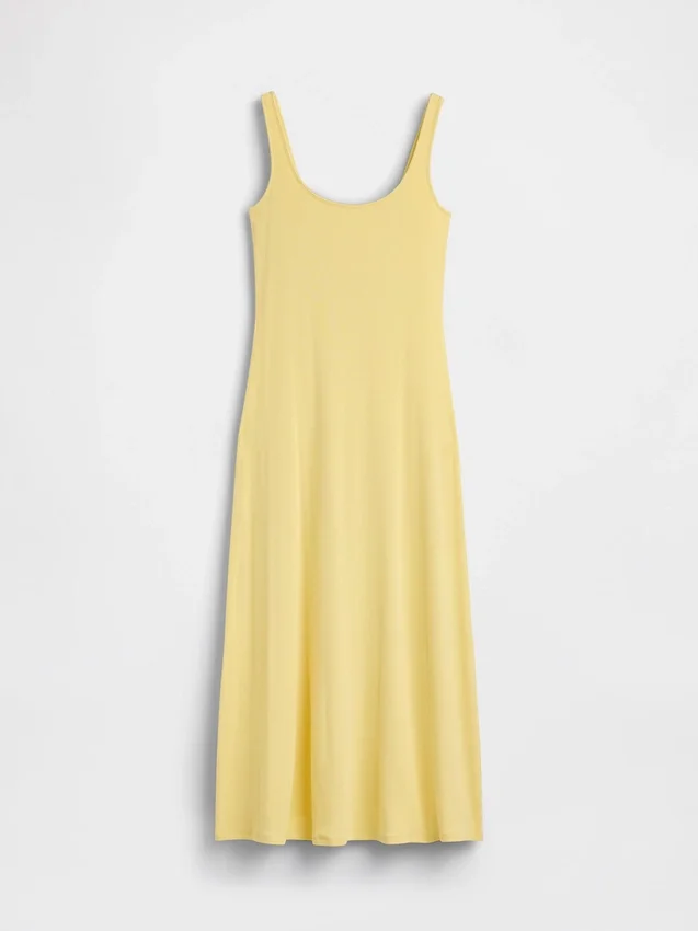 Robe longue moderne à col carré et côtes
