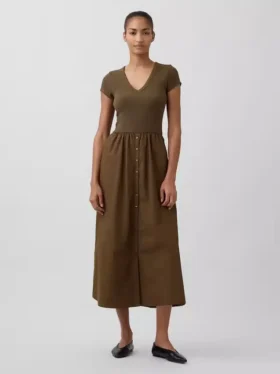 Robe longue moderne en mélange de matières