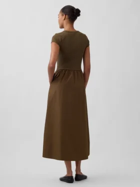 Robe longue moderne en mélange de matières