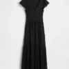 Robe longue moderne à volants en mélange de matières