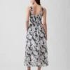 Robe longue à taille basse et coutures apparentes