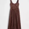 Robe longue à taille basse et coutures apparentes