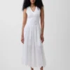 Robe longue à taille basse et œillets