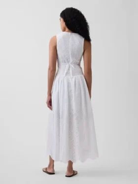 Robe longue à taille basse et œillets