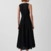 Robe longue à taille basse et œillets