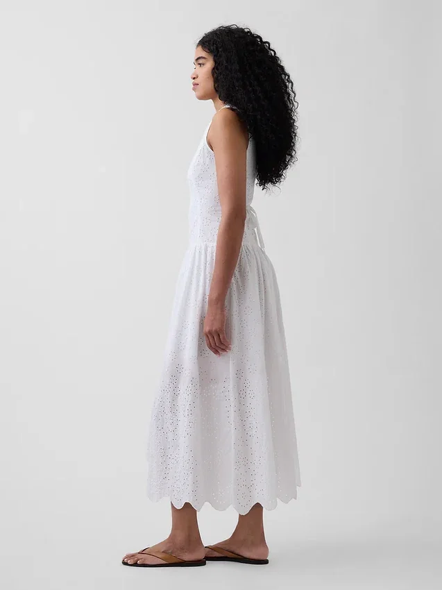 Robe longue à taille basse et œillets