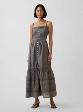 Robe longue à volants ajourés