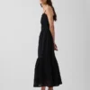 Robe longue à volants ajourés
