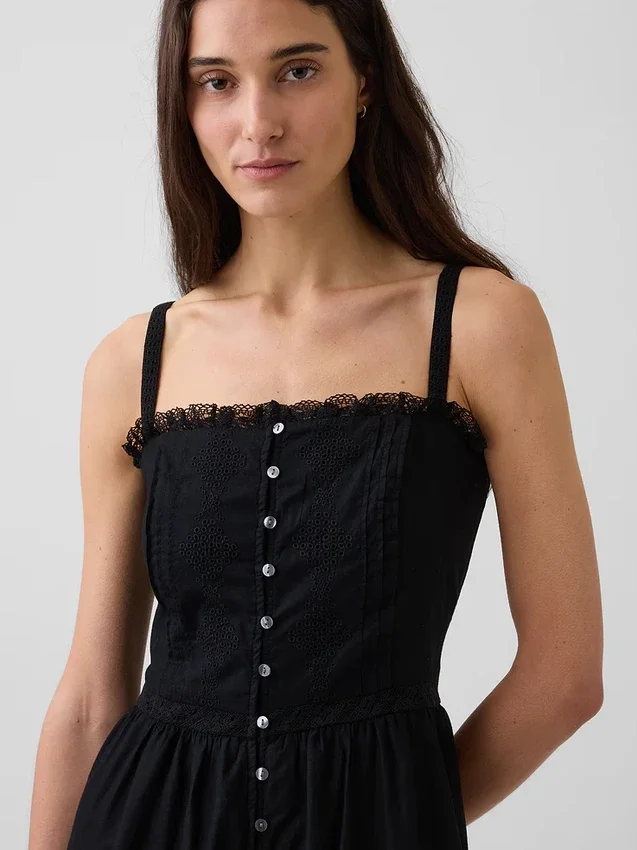 Robe longue à volants ajourés