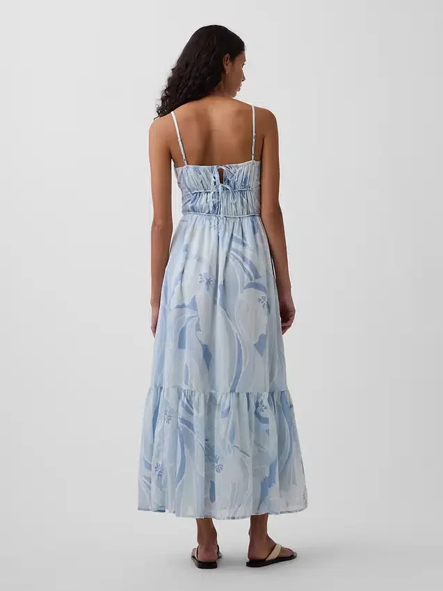 Robe longue à volants et nœud dans le dos