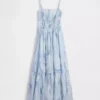 Robe longue à volants et nœud dans le dos