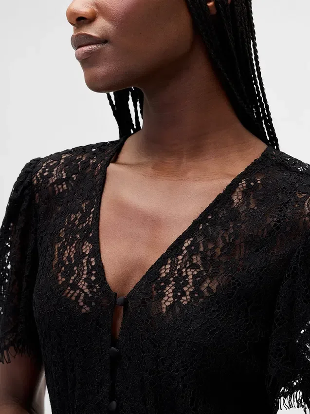 Robe mi-longue à col en V en dentelle