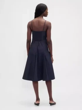 Robe mi-longue à col en V et coutures apparentes