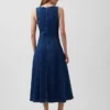 Robe mi-longue en denim à coutures apparentes et fermeture éclair sur le devant
