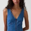Robe mi-longue en denim à coutures apparentes et fermeture à glissière sur le devant